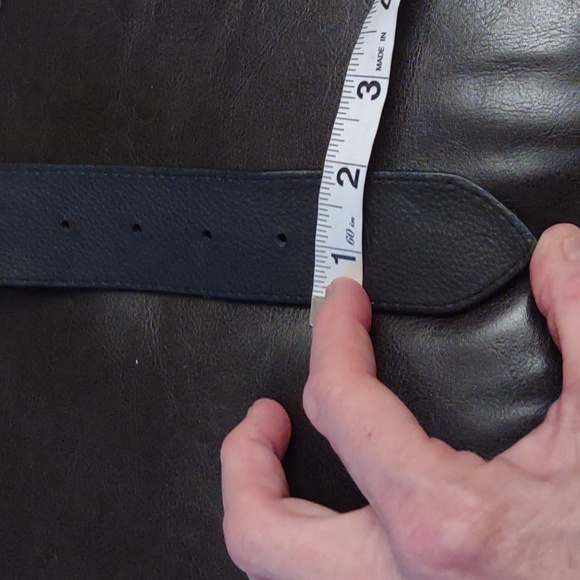 Vintage C C Skye black leather belt with gold circle design - Picture 6 of 6